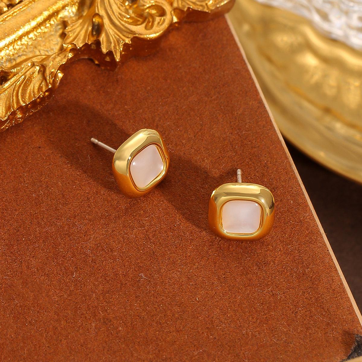 Minimalist and trendy tigers eye stone earrings - Real hot sour