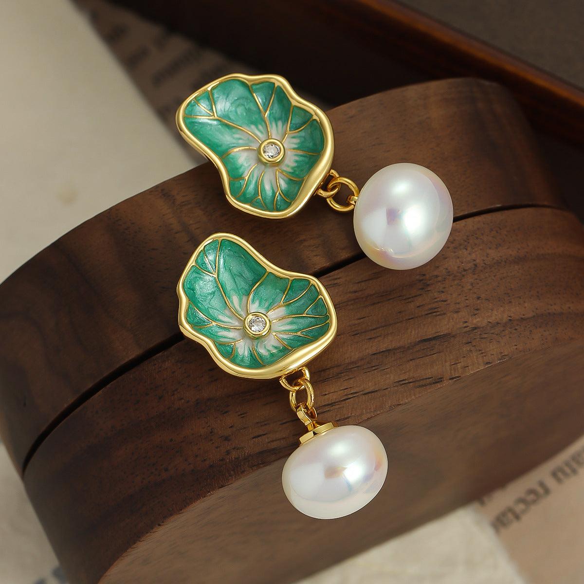 New Chinese style retro elegant lotus leaf earrings - Real hot sour