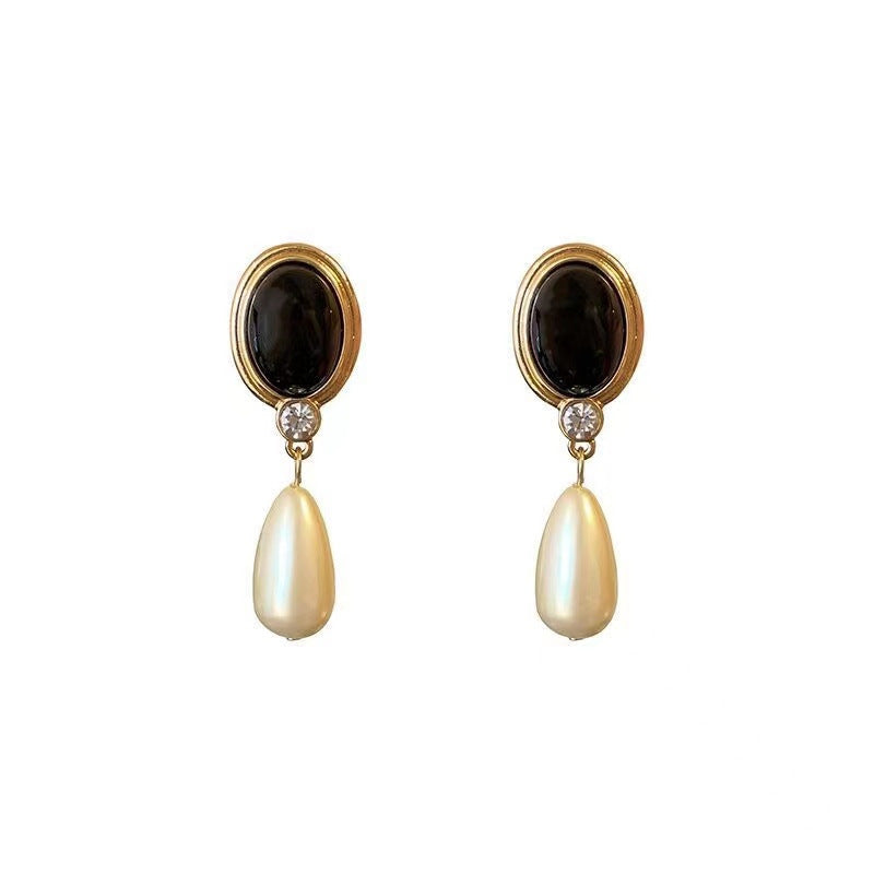 Vintage Black Oval Stone Earrings