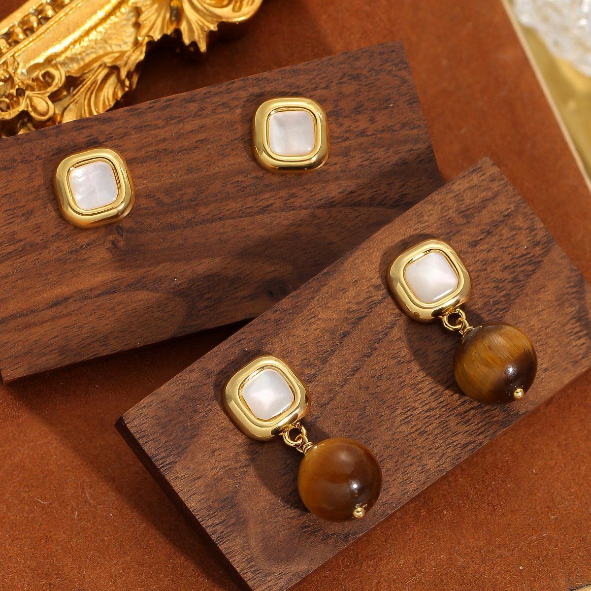 Minimalist and trendy tigers eye stone earrings - Real hot sour